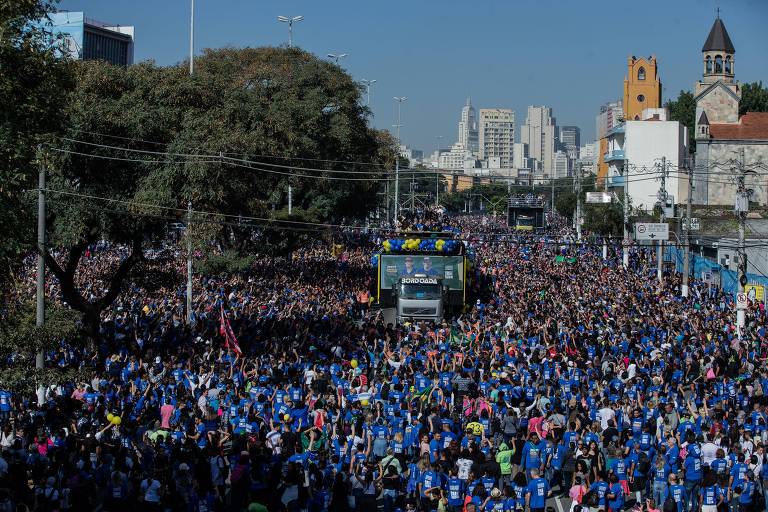 Fiéis durante a Marcha para Jesus 2018, no centro de São Paulo