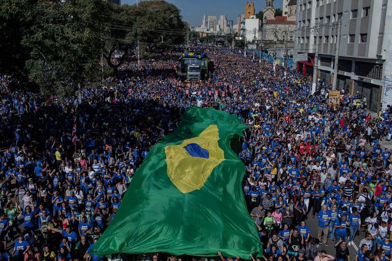 Fiéis durante a Marcha para Jesus 2018, no centro de São Paulo