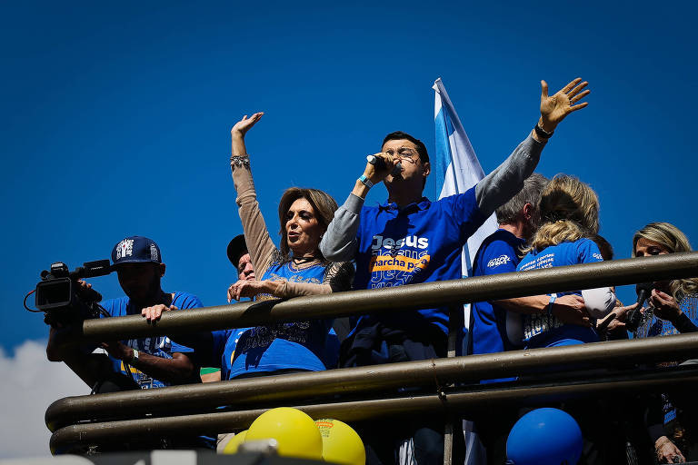 Bispa Sônia em trio elétrico durante a Marcha para Jesus 2018, realizada na região central de São Paulo