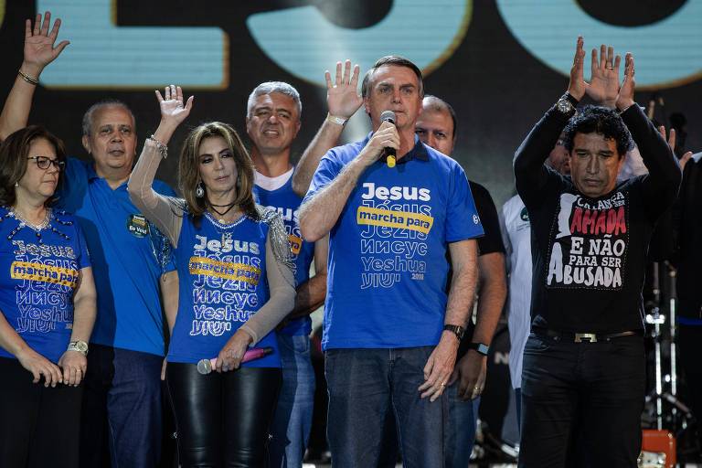 O deputado federal e pré-candidato a presidência da República Jair Bolsonaro participa da Marcha para Jesus 2018, com discurso do apóstolo Estevam, que pede oração para o Brasil