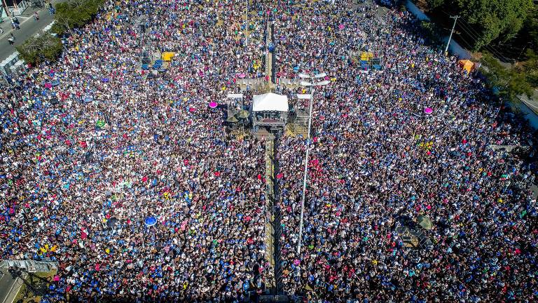 Vista aérea da Marcha para Jesus 2018, evento gospel organizado pela igreja Renascer em Cristo que reúne multidão na praça Heróis da Força Expedicionária Brasileira, na zona norte de São Paulo; esse ano o evento contou com a presença de políticos pré candidatos a presidência da república como Jair Bolsonaro e Geraldo Alckmin, e pré candidatos ao governo do estado de São Paulo como João Dória e Márcio França