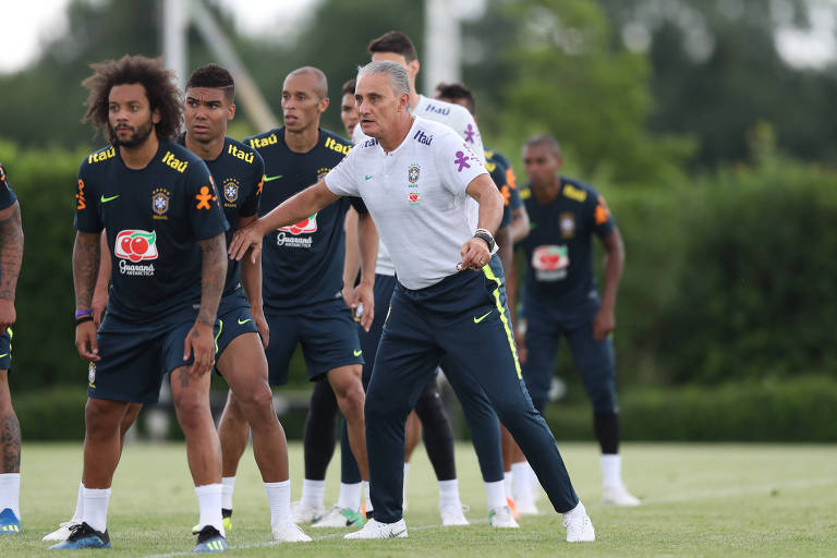 Tite mudou seleção brasileira ao exigir polivalência de atletas