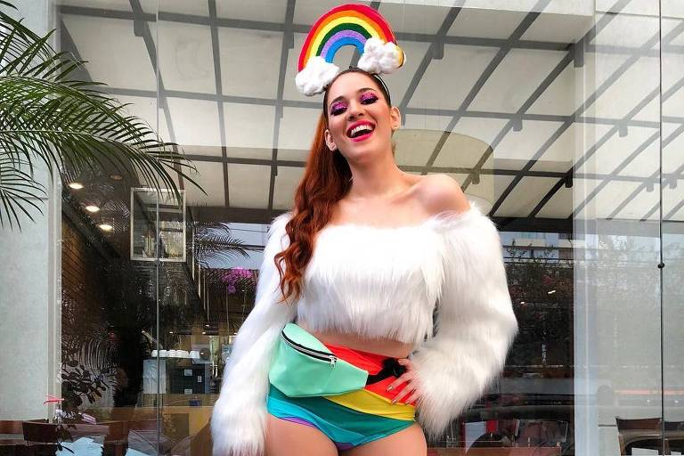 A ex-BBB Ana Clara participa da Parada do Orgulho LGBTQ