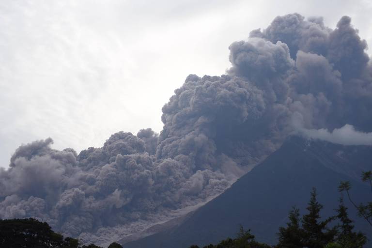 Erupcão do vulcão de Fogo em 2018, na Guatemala