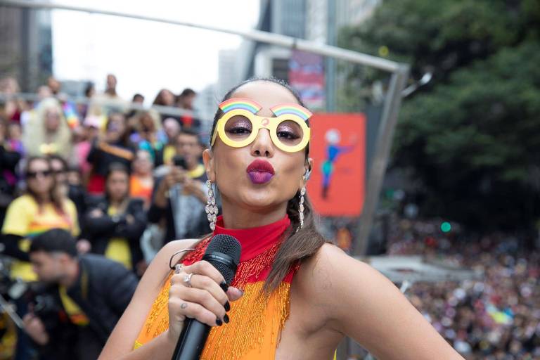 Anitta durante Parada LGBT de 2018