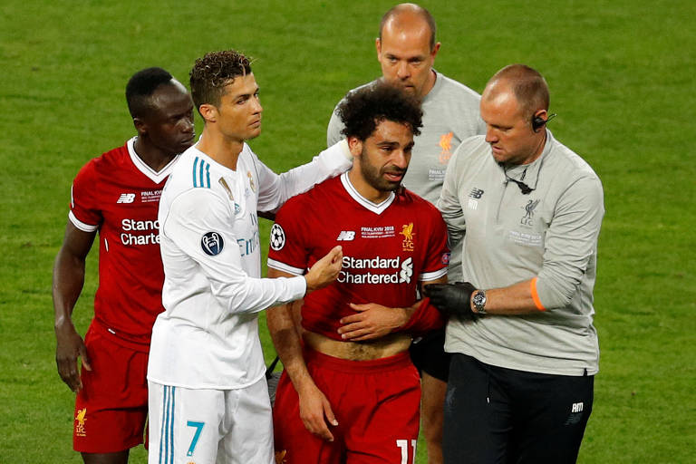 Salah jogou lesionado pelo Egito, apesar de pedido do Liverpool