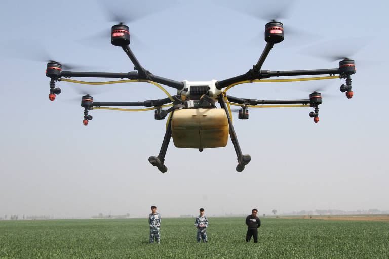Drone para uso em agricultura na província de Hebei, na China