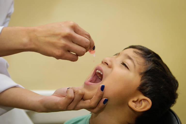 Ministério pede aumento de vacinação contra pólio após caso na Venezuela