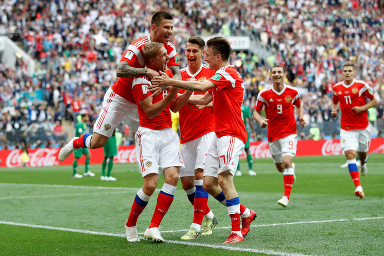 Rússia busca a semifinal com time caseiro e com rara influência externa -  06/07/2018 - Esporte - Folha