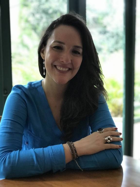 Juliana Leite, 35, é a vencedora da categoria "Romance" no 15º Prêmio Sesc de Literatura