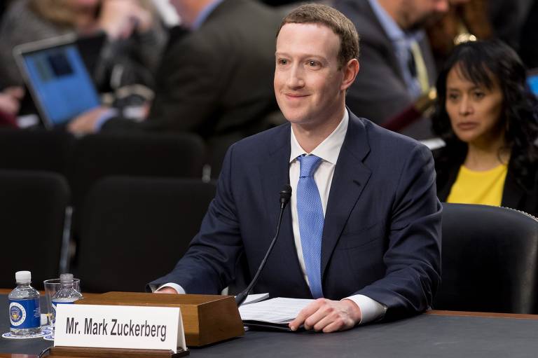 Durante o depoimento, Zuckerberg se comprometeu a enviar respostas as mais de 2 mil perguntas feitas pelos senadores. Dois meses depois, o Facebook entregou um documento com mais de 454 páginas, mas, para grande parte das perguntas, Zuckerberg pediu aos senadores que lessem as normas de uso da rede social