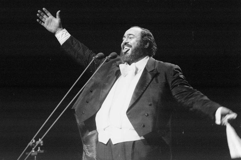 O tenor italiano Luciano Pavorotti