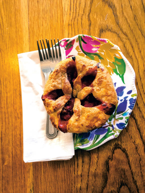 Charter Coffeehouse, que serve tortas de maçã e morango quentinhas