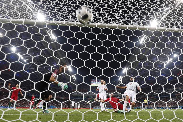 Diego Costa, da Espanha, marca segundo gol contra Portugal