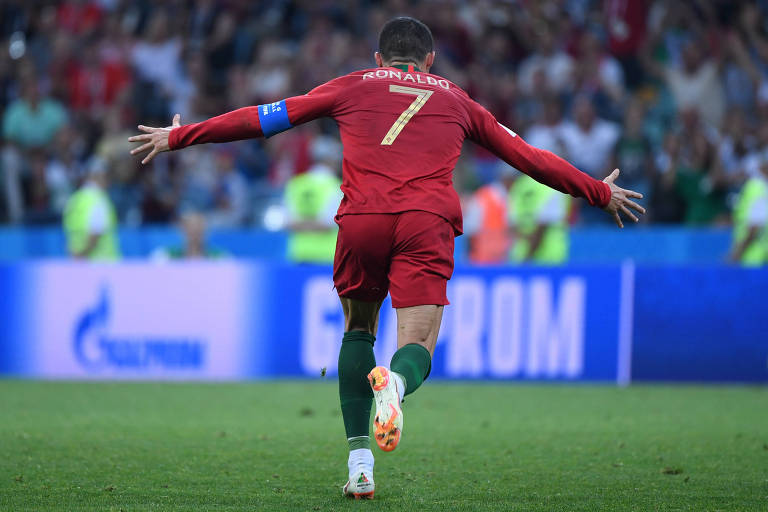 Cristiano Ronaldo marca três e Portugal arranca empate contra Espanha