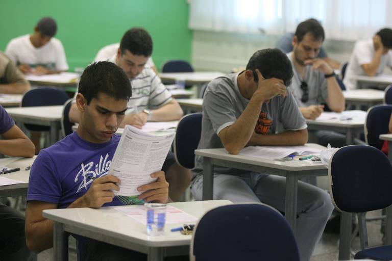Alunos fazem a prova do Enade em Ribeirão Preto
