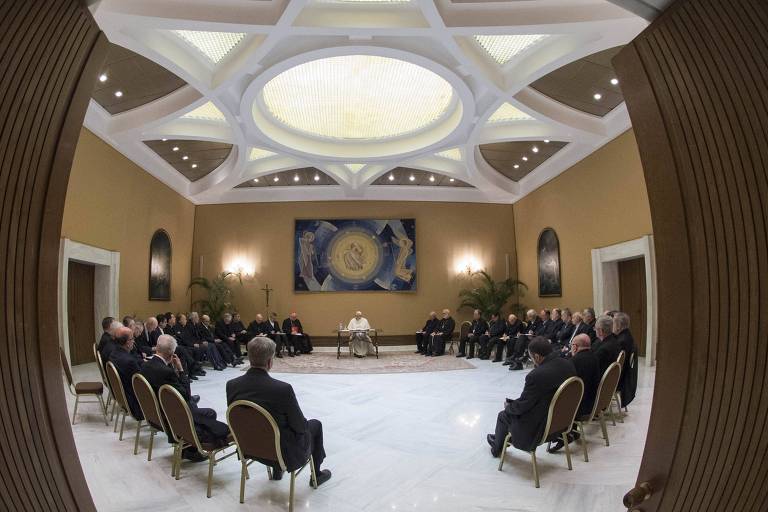 O papa Francisco reunido com a cúpula da Igreja no Chile