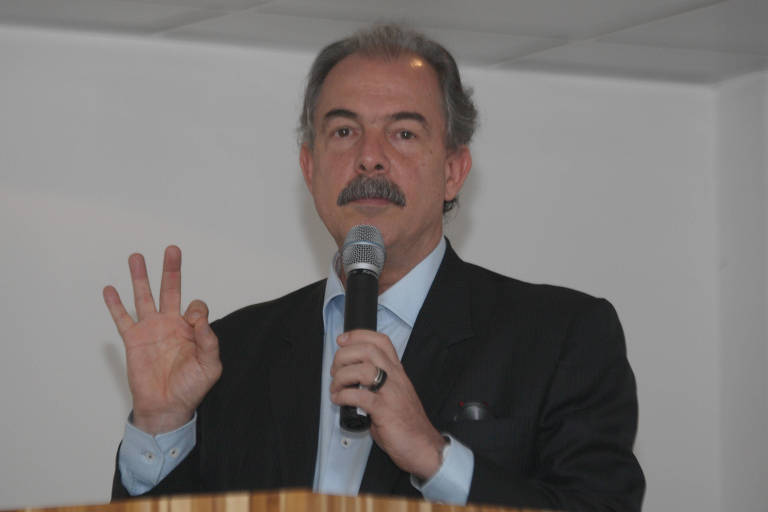 O ex-ministro Aloizio Mercadante durante inauguração de prédio da Unifesp Guarulhos
