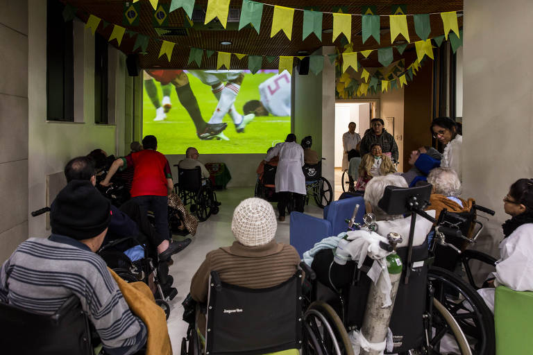 Evento Lanchebol no Hospital Premier, que reuniu os pacientes para um lanche durane o jogo entre Portugal e Espanha, válido pela Copa do Mundo da Rússia