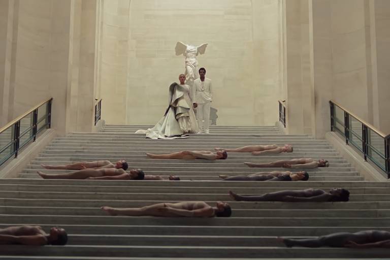 Frame do clipe da música 'Apes**t', de Beyoncé e Jay-Z 
