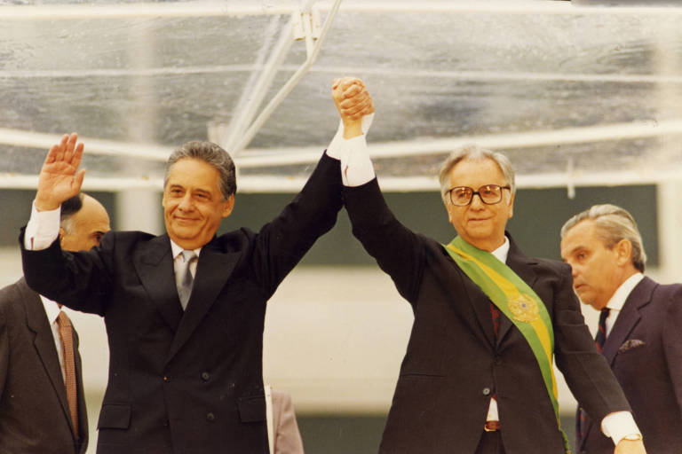 O presidente da República Itamar Franco e seu sucessor Fernando Henrique Cardoso no parlatório, antes da entrega da faixa presidencial