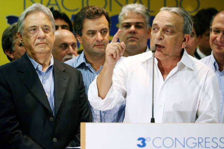 O novo presidente do PSDB, senador Sergio Guerra, durante convenção do partido