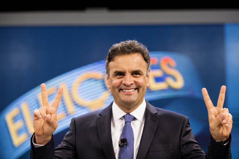 O candidato à Presidência pelo PSDB, Aécio Neves, durante debate promovido pela Rede Globo, no Rio de Janeiro, em 2014