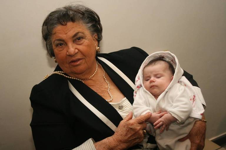 A matriarca Sebastiana Chiaretto com um dos seus bisnetos