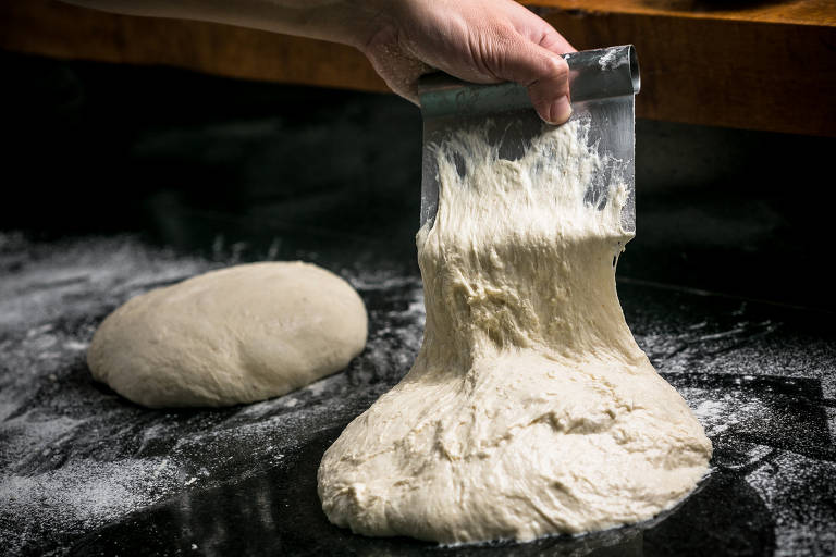 Passo 3 do processo de produção artesanal do pão: o descanso