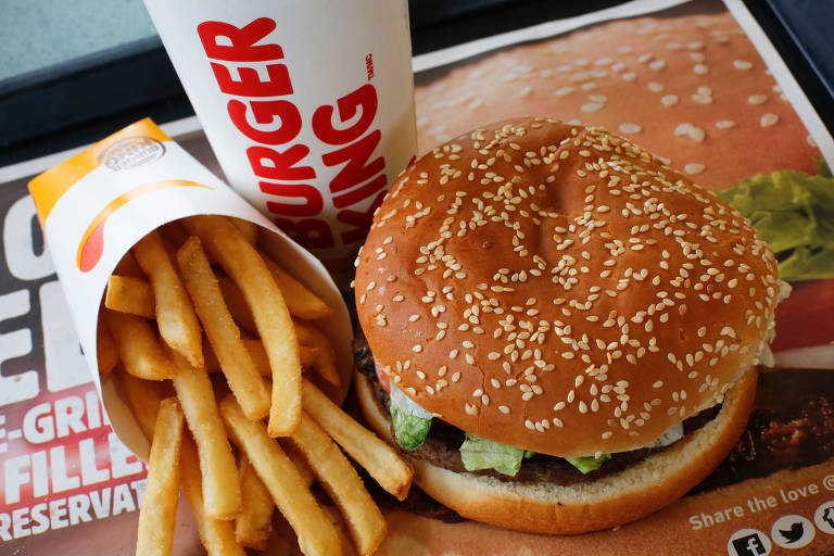 Burger King se desculpa por incentivar sexo com craques da Copa