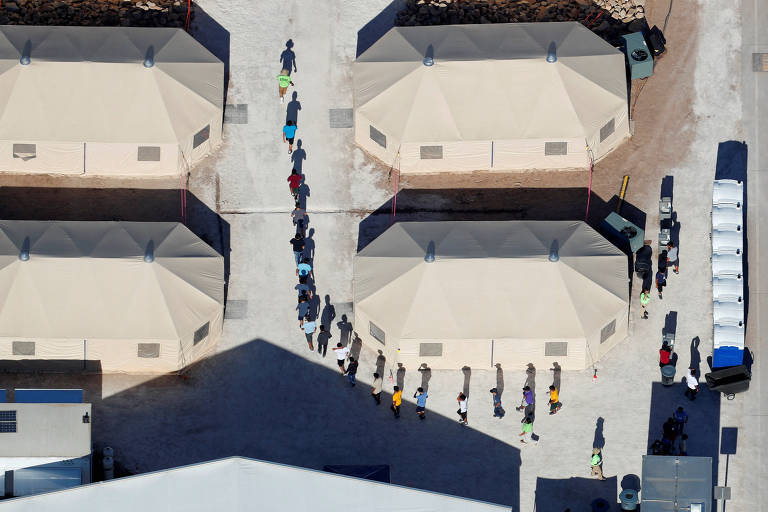 Abrigo em Tornillo (Texas) usado para receber crianças que tentaram cruzar a fronteira entre EUA e México
