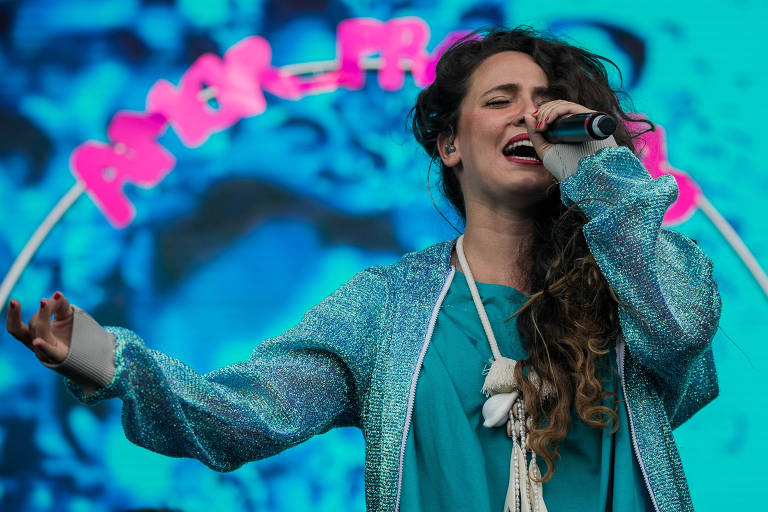 Show da cantora Tiê m no terceiro dia do festival Lollapalooza 2018