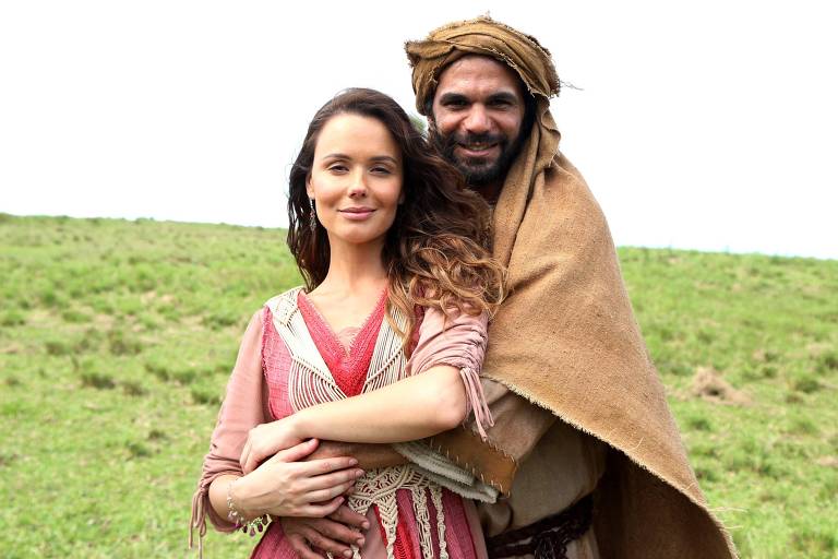 Raquel (Graziella Schmitt) ganhará o amor de Jacó (Felipe Cardoso) na minissérie "Lia"
