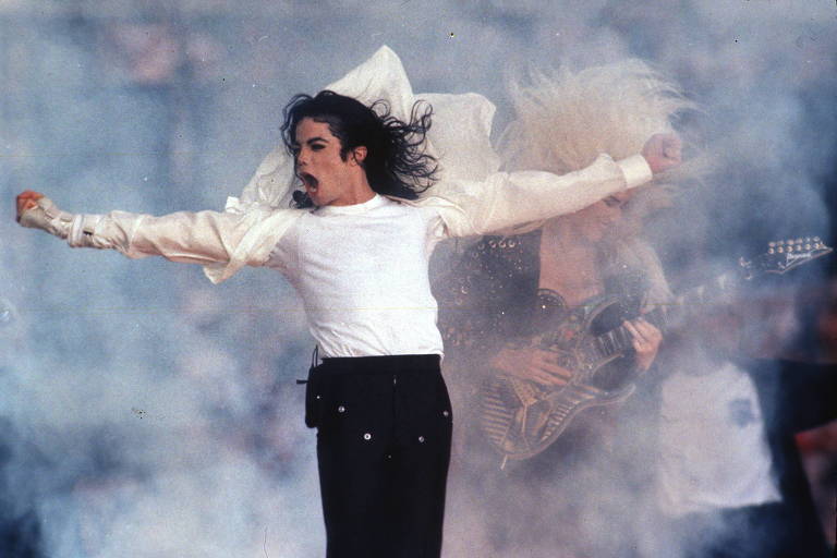Michael Jackson Ã© homenageado com transmissÃ£o de documentÃ¡rio