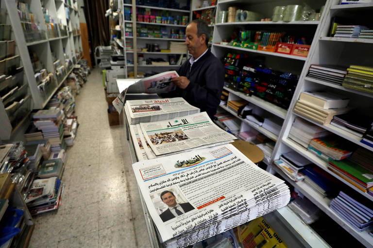 The Palestinian newspaper Al Quds that published an interview with Jared Kushner, U.S. President Donald Trump's senior adviser, is displayed for sale in a bookshop in Ramallah in the occupied West Bank, June 24, 2018.  REUTERS/Mohamad Torokman ORG XMIT: FFF-GAZ02