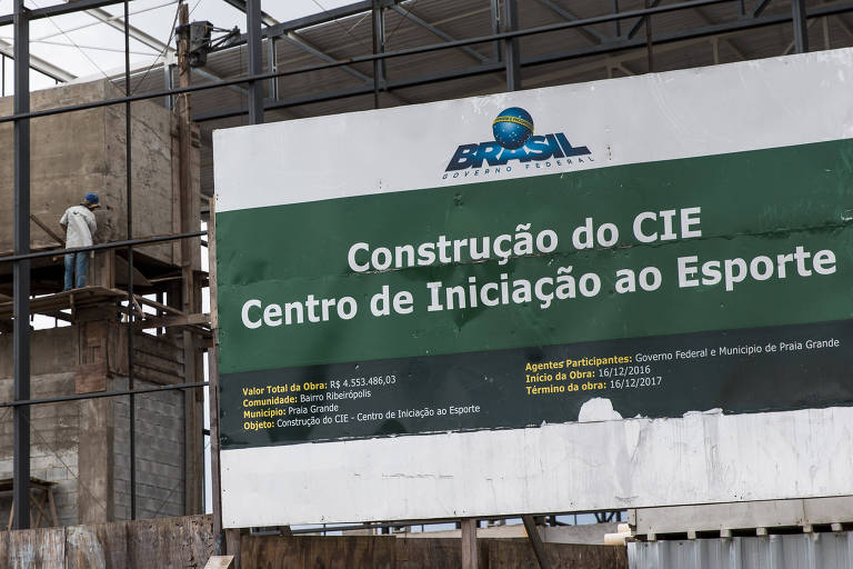 Prédio em construção do Centro de Iniciação ao Esporte (CIE), em Praia Grande (SP)