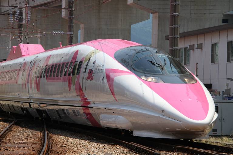Trem da Hello Kitty começa a fazer viagens pelo Japão