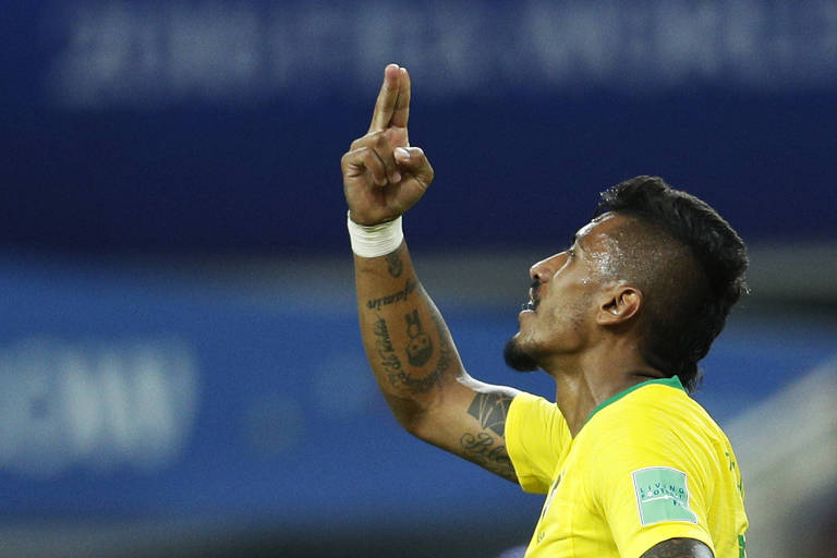 Paulinho abriu o placar na vitória da seleção brasileira sobre a Sérvia