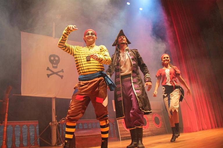 Cena do espetáculo "Piratas do Caramba"