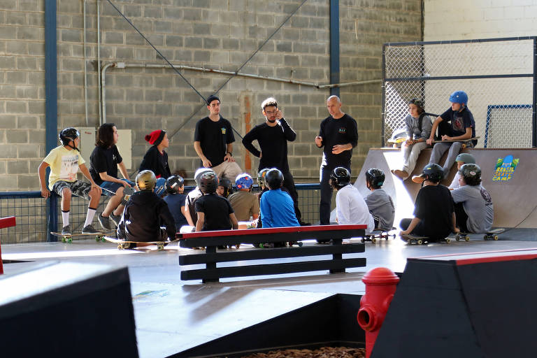 No Brasil Skate Camp os pequenos skatistas aprendem sobre o esporte com profissionais