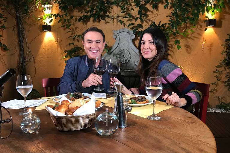 Amaury Jr. entrevista Ana Paula Padrão durante jantar português para seu programa