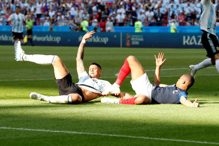 Campeão, francês Hugo Lloris é o quarto goleiro a levantar a taça da Copa -  15/07/2018 - Esporte - Folha