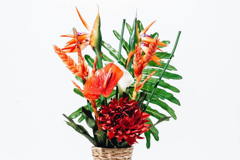 Quem dá flores de plástico no Dia das Mães paga mais imposto