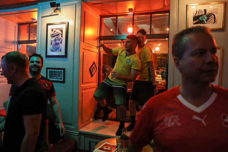 Torcedores da Copa em bares na Rússia