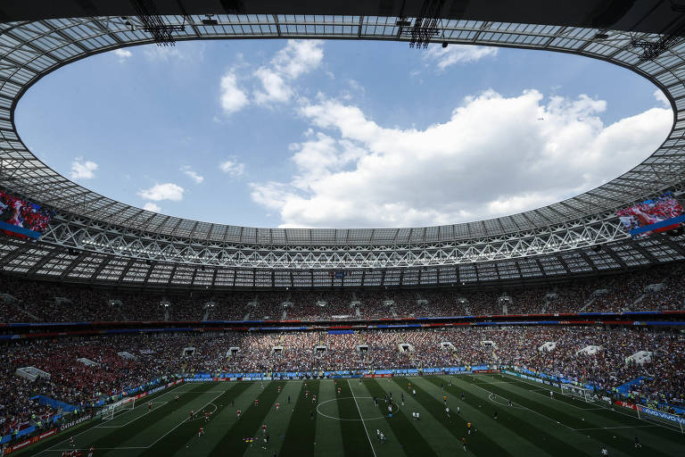 Vista geral do Estádio Lujniki, em Moscou, antes do jogo entre França e Dinamarca, pela fase de grupos da Copa do Mundo