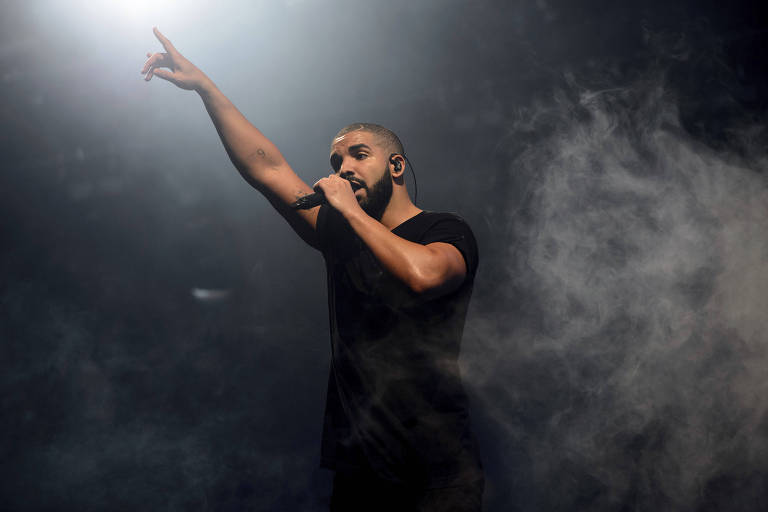 O rapper Drake durante apresentação em festival em Londres, em 2015