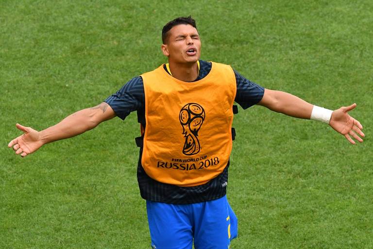 Thiago Silva, zagueiro do Brasil, prepara-se para a disputa entre Brasil e México