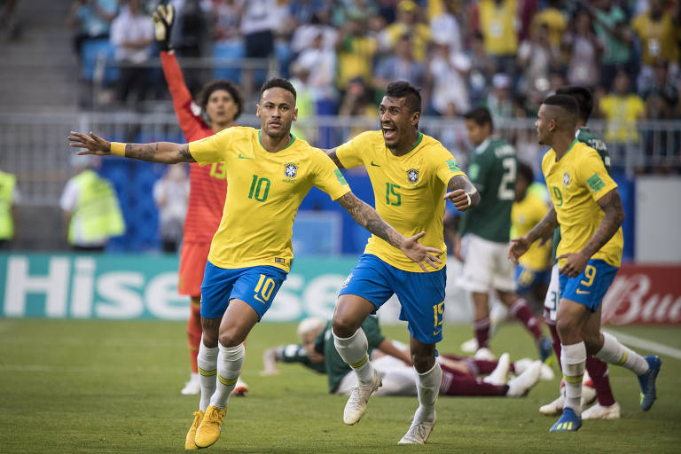 Neymar comemora após marcar o primeiro gol do Brasil contra o México
