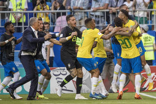 Copa Russia 2018. Oitavas de finais. Brasil vence Mexico por 2 x 0 no Estadio  Samara Arena. Firmino comemora segundo gol do Brasil