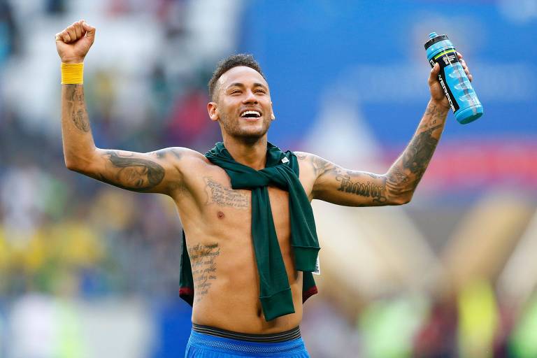 Neymar comemora a vitória do Braisl por 2 a 0 sobre o México nesta segunda (2)